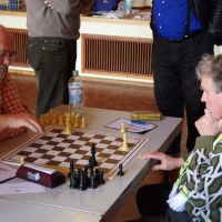 Randbauer macht Remis gegen Dame: J. Rother (S) - H. Schmitthöfer (W)