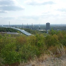 radtour2018_10b_BlickVonTetraederHalde_auf_Alpnincenter.jpg