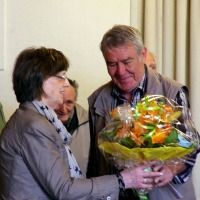 Ein Blumenstrauß geht als Dank an Frau Knebel!