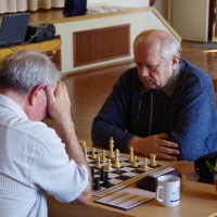 Remis am Spitzenbrett: W. Rosen - J. Vasiljev