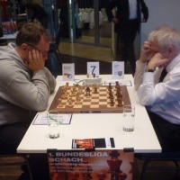 Matthias Thesing remisiert gegen Altmeister Zoltan Ribli