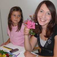 sonja_mit_blumenstrauss.jpg