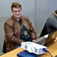 Kevin Schmidt am PC
