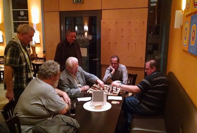 Partieanalyse im Bistro (Zeche Helene)
